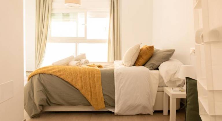 Apartment | Close to Alcazaba of Málaga | Pets are welcome — photo 2