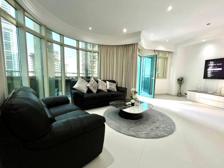 Luxury Furnished 2 BR with Stunning Sea View — photo 2