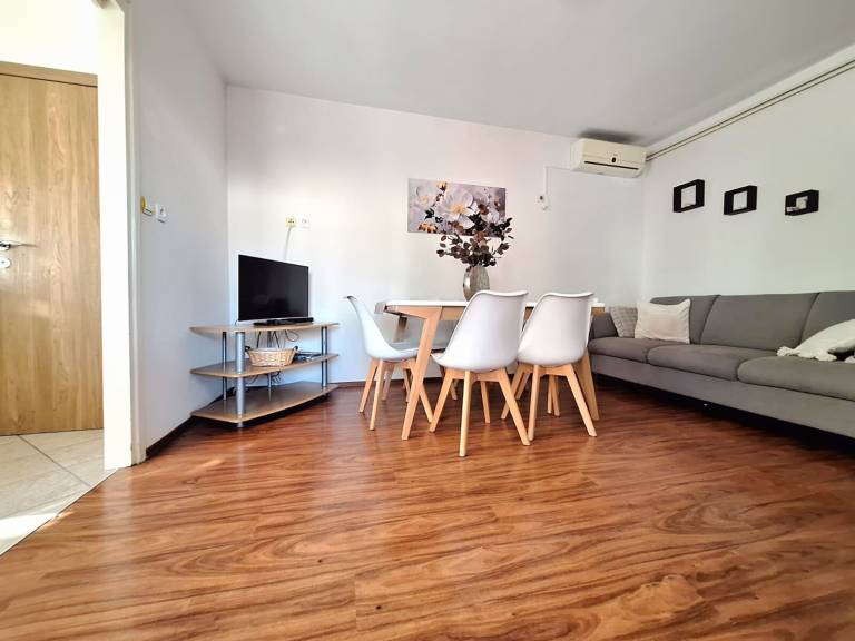 Apartment with BBQ & terrace — photo 3