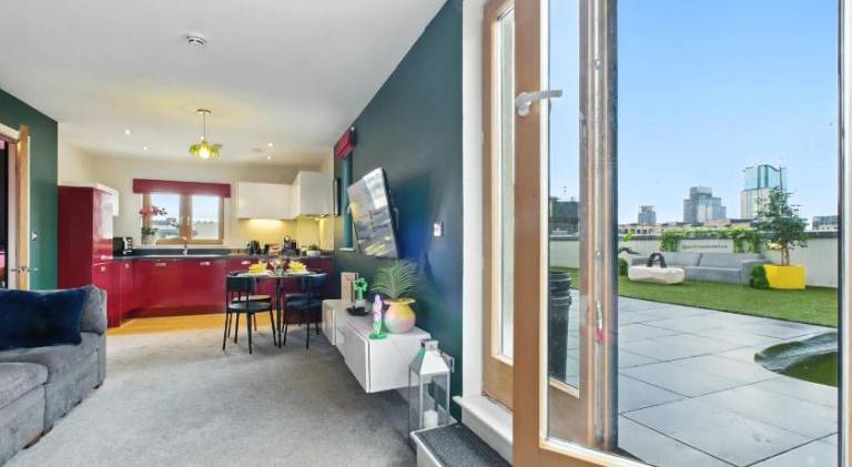 Apartment with 2 rooms for 6 persons in Birmingham