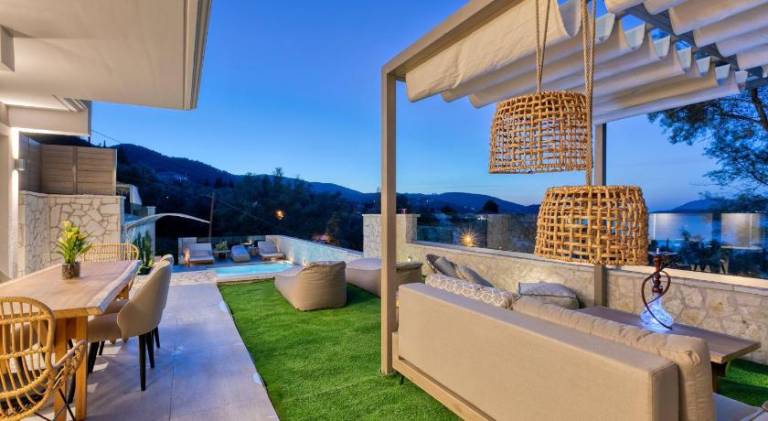 Family-oriented nice villa with private pool, barbecue & patio | Pets are welcome — photo 2