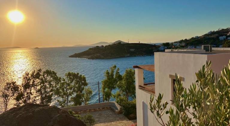 Charming rental apartment with terrace & yard | Pets are welcome in Patmos