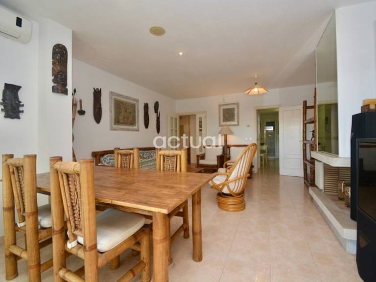 Holiday apartment with yard & pool — photo 4