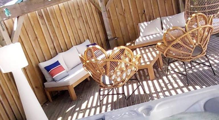 Villa with hot tub in Gujan-Mestras
