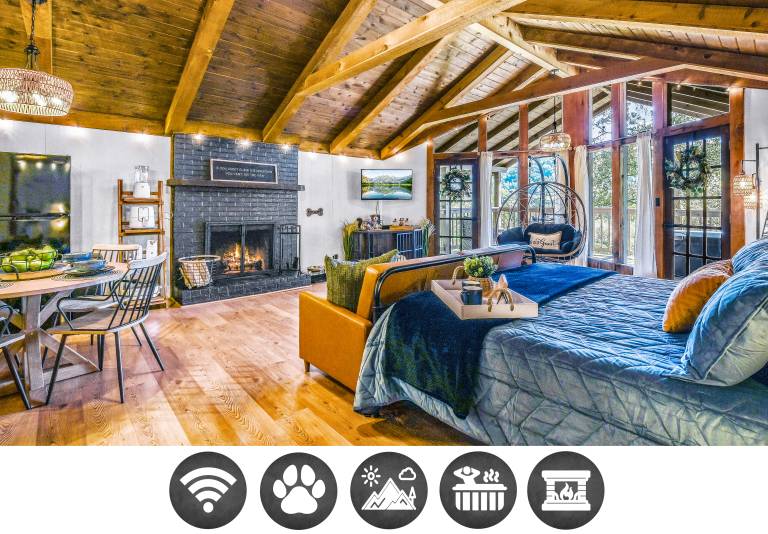 Firefly Lookout: Pet Friendly, Free Attraction Tickets, Hot Tub & Fireplace — photo 2