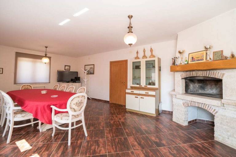 Fully equipped spacious vacation home with pool, patio & BBQ | Pets are welcome — photo 4