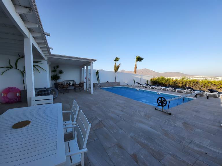 Villa with patio, barbeque & fast internet | Sea view in Yaiza