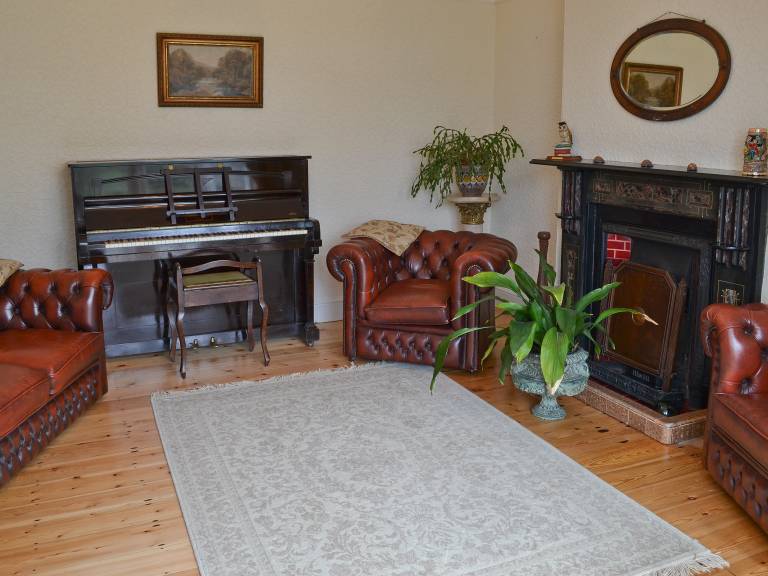Family-friendly cottage with BBQ, yard & patio | River view | Pets are welcome — photo 5