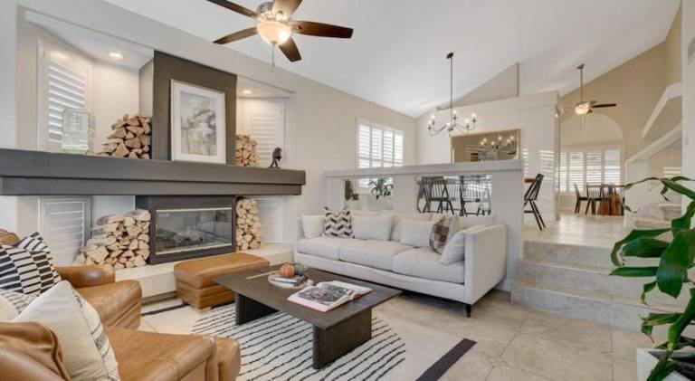 Vacation home with pool & jacuzzi in Henderson, NV