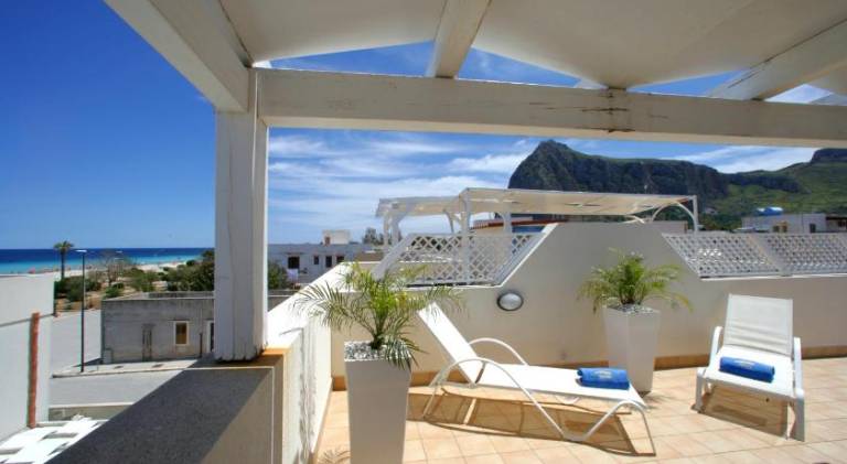 Beautiful apartment with BBQ & patio | Next to the beach | Pet-friendly — photo 4
