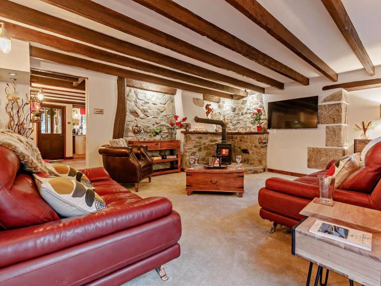 Charming cottage with barbecue, hot tub & patio | Pets are welcome — photo 4