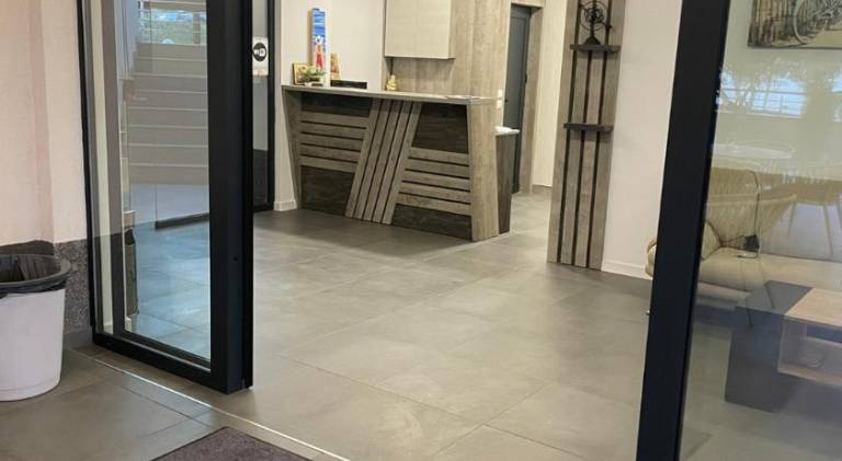 Wonderful serviced apartment with patio & yard | Pet-friendly — photo 4
