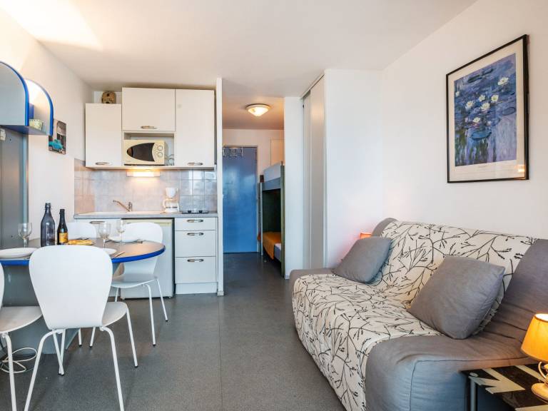 Apartment with terrace & pool | Next to the beach | Pet-friendly — photo 3