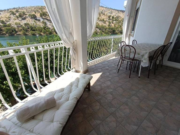 Family-oriented nice private room with garden, terrace & barbecue | Sea view | Dogs allowed in Vodice