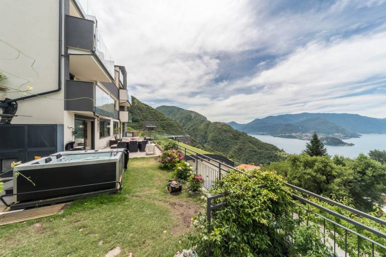 Resort Style Apartment with Mountain Views, Pool and Wi-Fi — photo 3