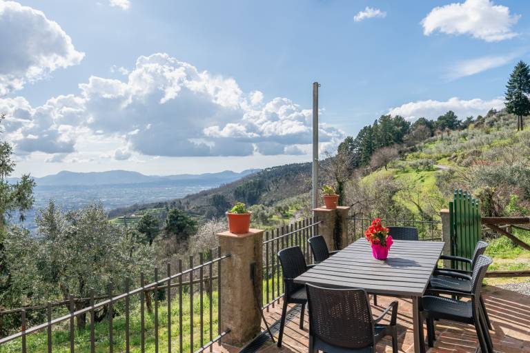 Fully equipped vacation home with barbeque, garden & patio | City view | Suitable for remote work | Pets are welcome — photo 2