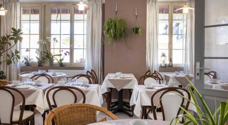Hotel de Lion sur Mer — photo 3