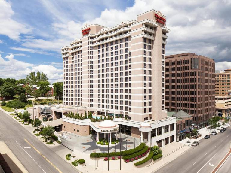 Hilton Kansas City Country Club Plaza in Kansas City, KS