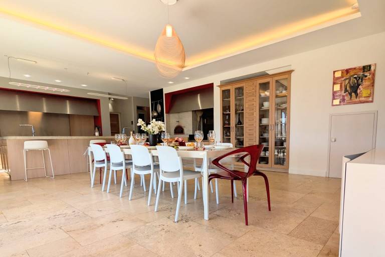 Children-friendly villa with garden, barbeque & private pool | Mountain view | Suitable for remote work | Pets are welcome — photo 4