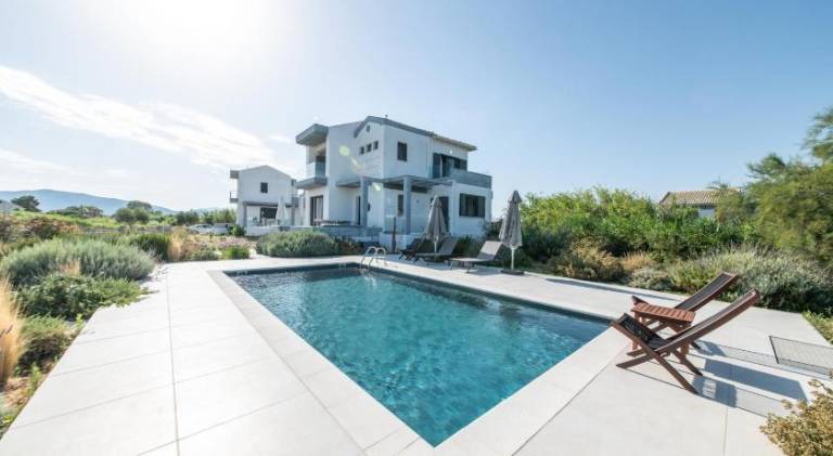 Lovely villa with private pool, yard & patio | Suitable for remote work | Pets allowed in Lefkada