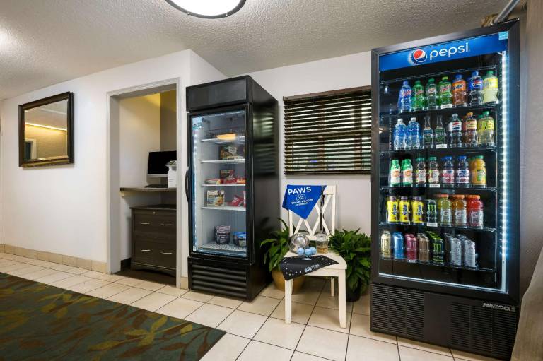 Sonesta Simply Suites Chicago Waukegan — photo 4