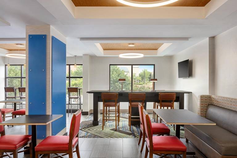 Holiday Inn Express & Suites Greenville-Downtown by IHG — photo 3