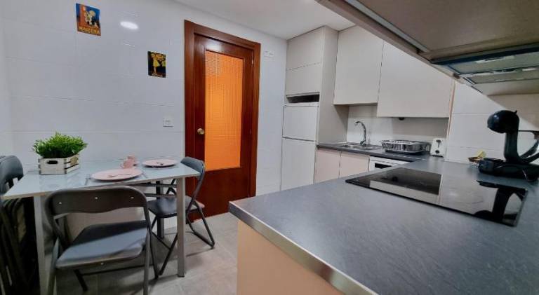 Holiday apartment | Close to Cathedral-Basilica of Our Lady of the Pillar | Pets are welcome — photo 4