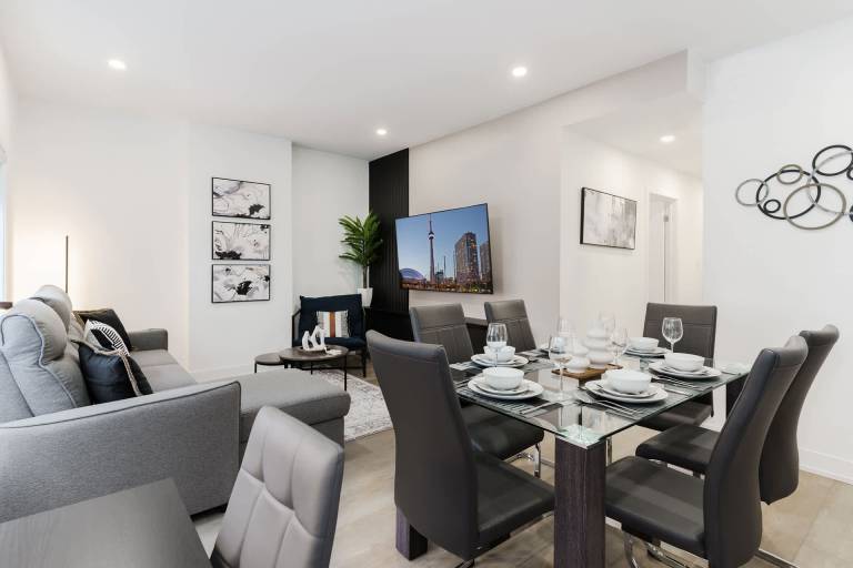 Modern Downtown Suite—2 min to Transit Sleeps 8