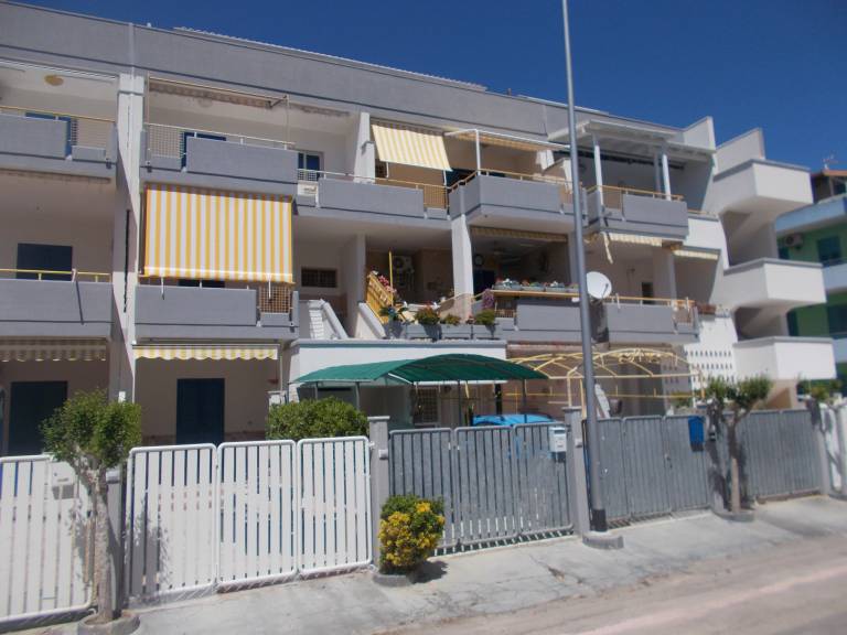 Apartment with terrace | Garden view — photo 2
