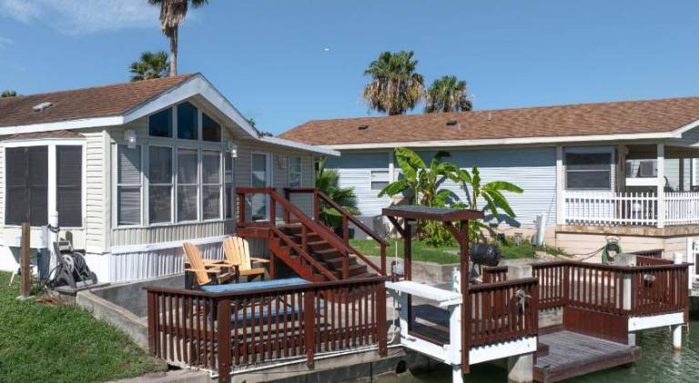 Bonnet Sea Cottage on the water- LIV Resort in Port Isabel, TX
