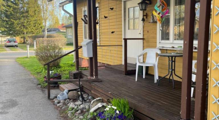 Yellow dream house - 3 min from highway, sauna, big private parking in Kemi