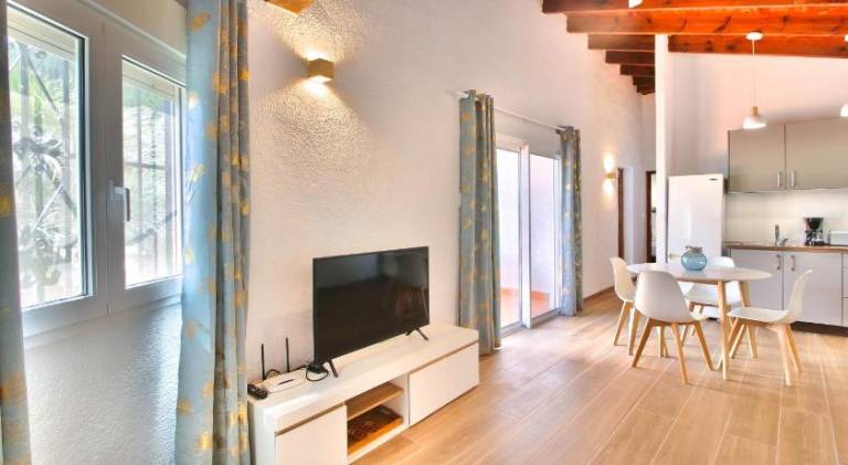 Villa with pool | Pet-friendly — photo 2