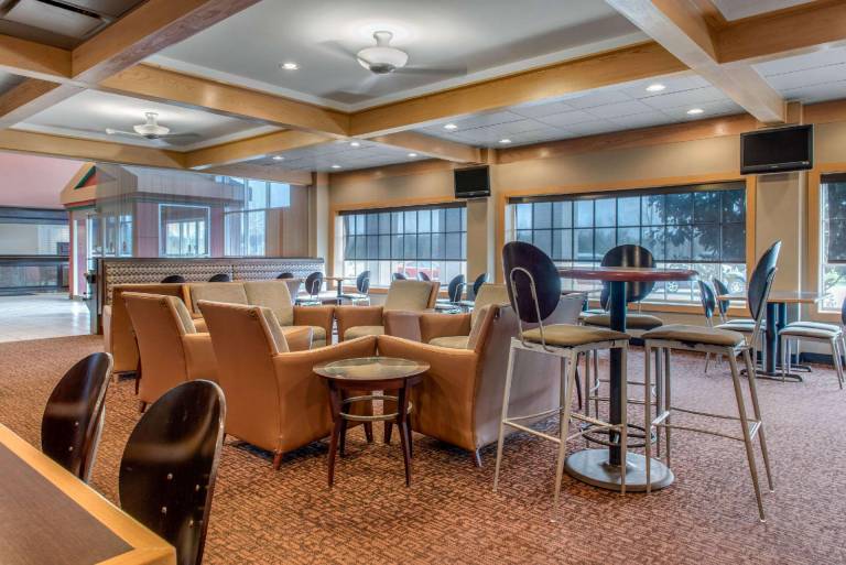 Quality Hotel Conference Center Cincinnati Blue Ash — photo 3