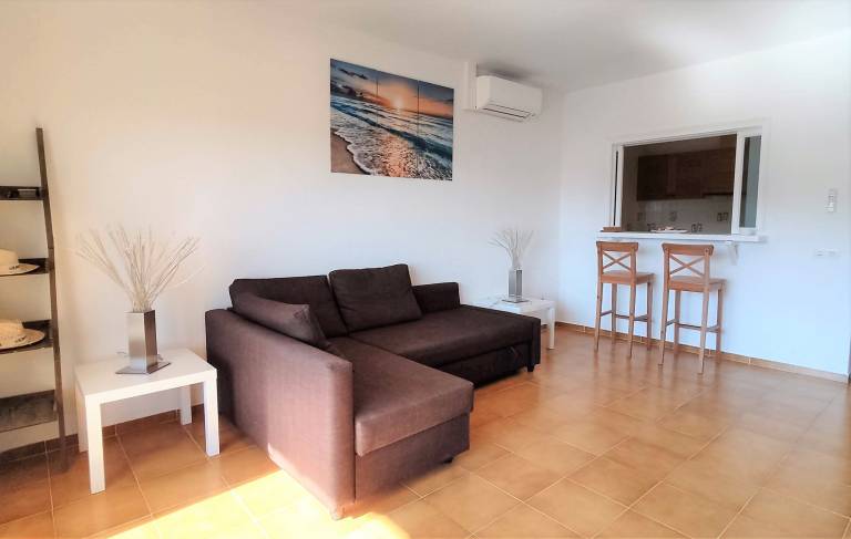 Apartment with garden & patio — photo 4