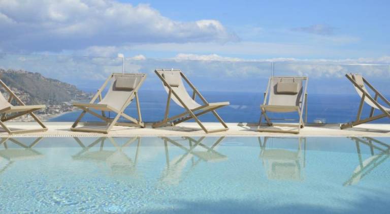 Rental apartment with pool — photo 2