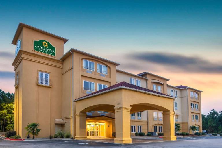 La Quinta Inn & Suites by Wyndham Union City — photo 3