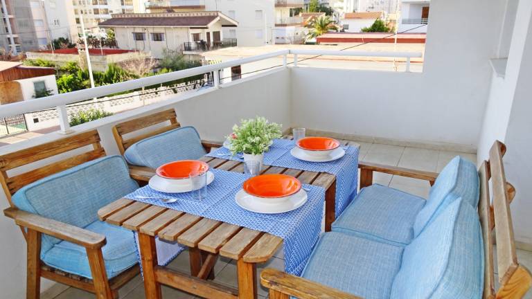 Holiday apartment with terrace, pool & garden — photo 3