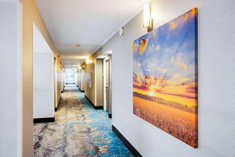 La Quinta Inn & Suites by Wyndham Jonesboro — photo 4