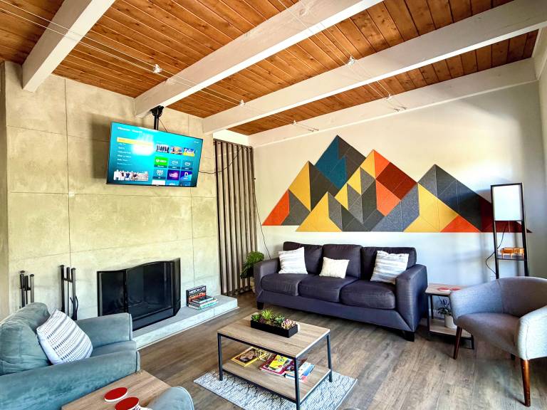 House Four Hills Village
