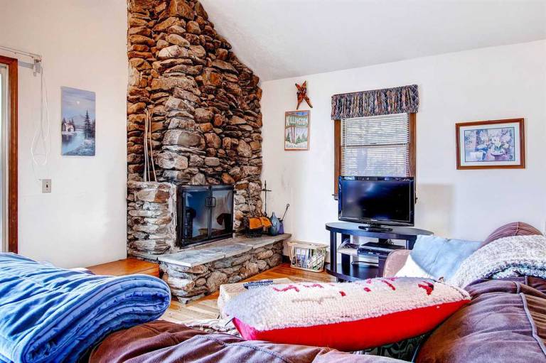 Fully equipped wonderful vacation home with terrace, barbeque & hot tub | Pet-friendly — photo 3