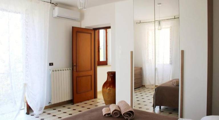 Rental apartment with 3 rooms for 6 persons — photo 2