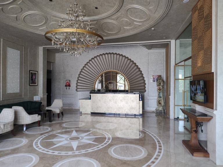 Luxera Hotel - Adjacent to Arjangarh Metro Station — photo 2