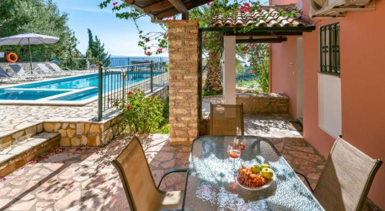 Charming holiday apartment with pool, yard & terrace | Next to the beach | Dogs allowed — photo 3