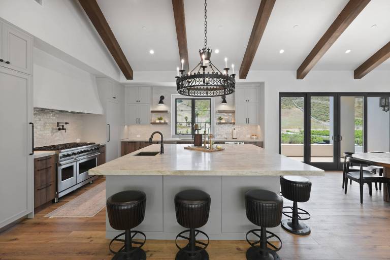 Family-friendly wonderful villa with hot tub, private pool & grill | Lake view | Dogs allowed — photo 4