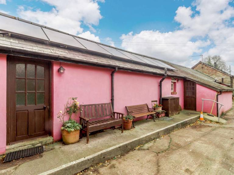 Fully equipped wonderful cottage with hot tub & pool | Pets allowed — photo 3