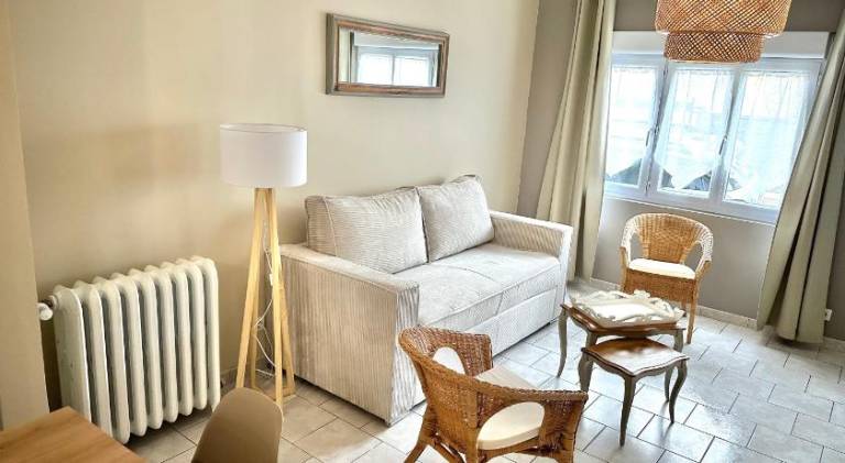 House with 2 rooms for 6 persons in Montreuil