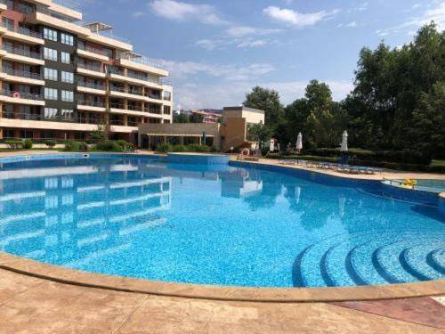 Holiday apartment with patio, private pool & garden — photo 3
