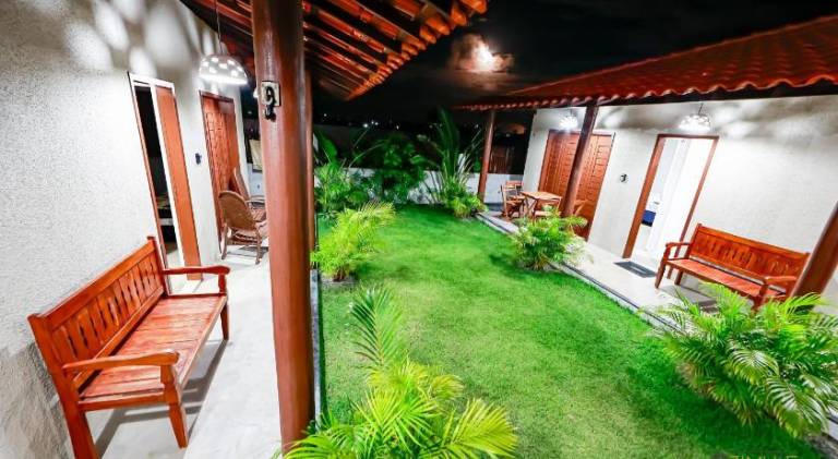 House with pool — photo 3