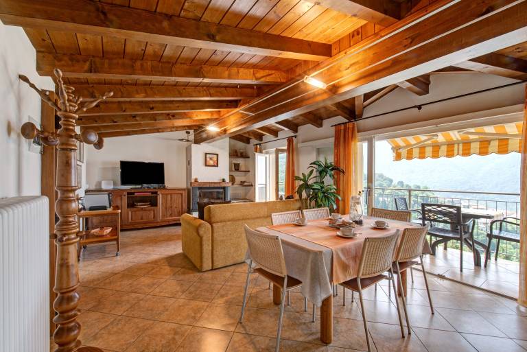 Apartment 'Splendido loft panoramico' with Lake View & Wi-Fi — photo 3