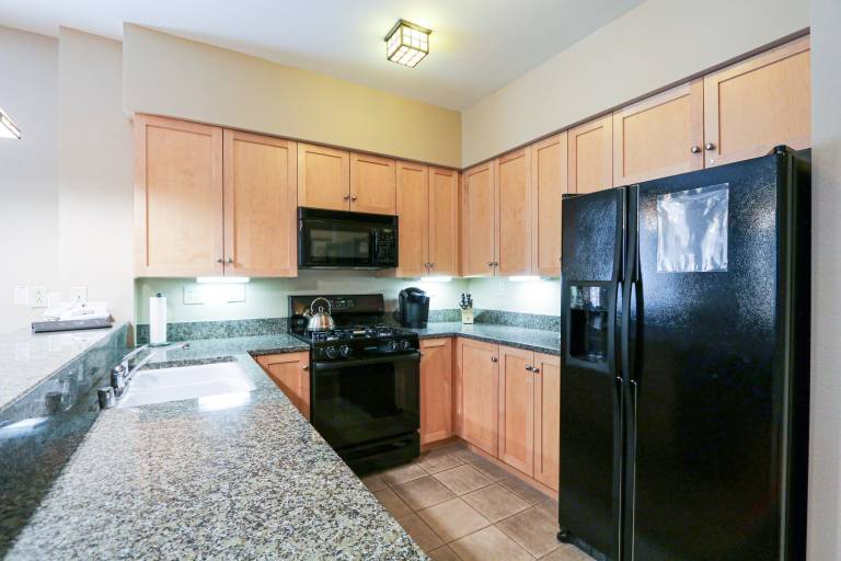 Condo with heated pool, sauna & terrace — photo 3